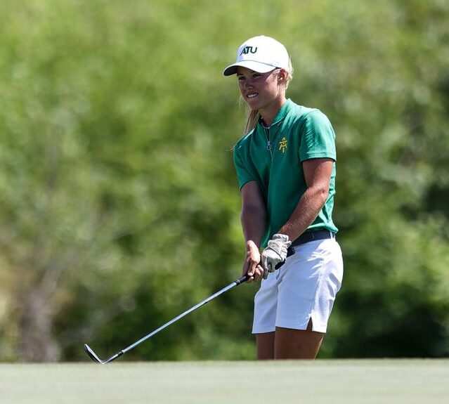 Golden Suns Golf Player