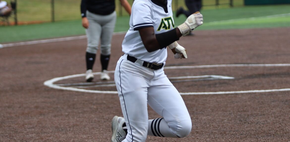 Senior, Aaliyah Dixon, #5