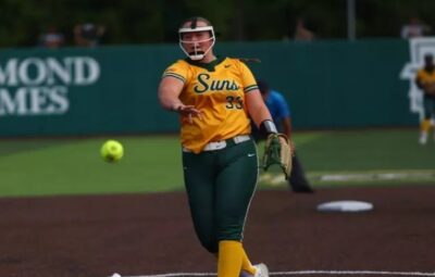 Sophomore, Aly White, #33